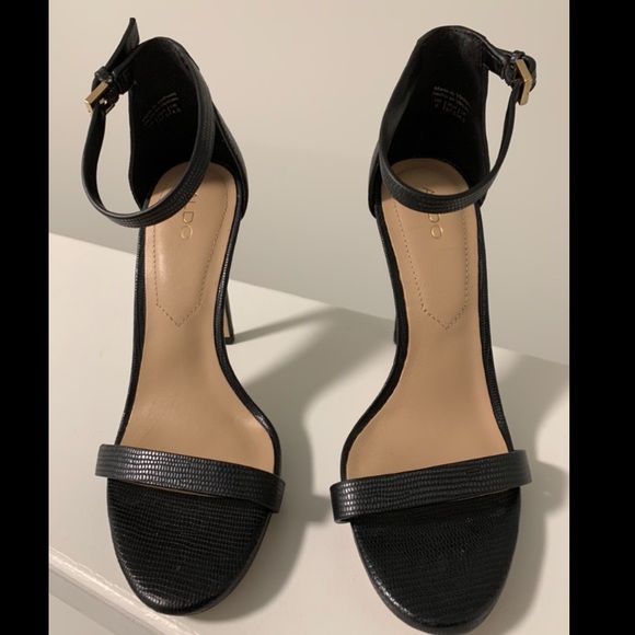 Heels - Picture 5 of 5